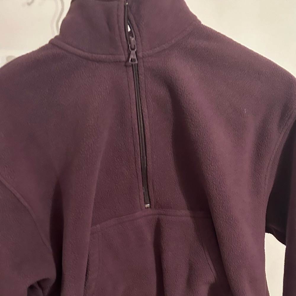 TNA polar fleece crop.